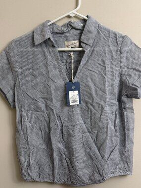 Universal Thread Women’s Wrap Front Short Sleeve Shirt Gray Stripe Size - Small